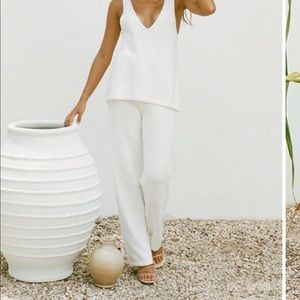 Saboskirt white knit tank and pant set 🥥